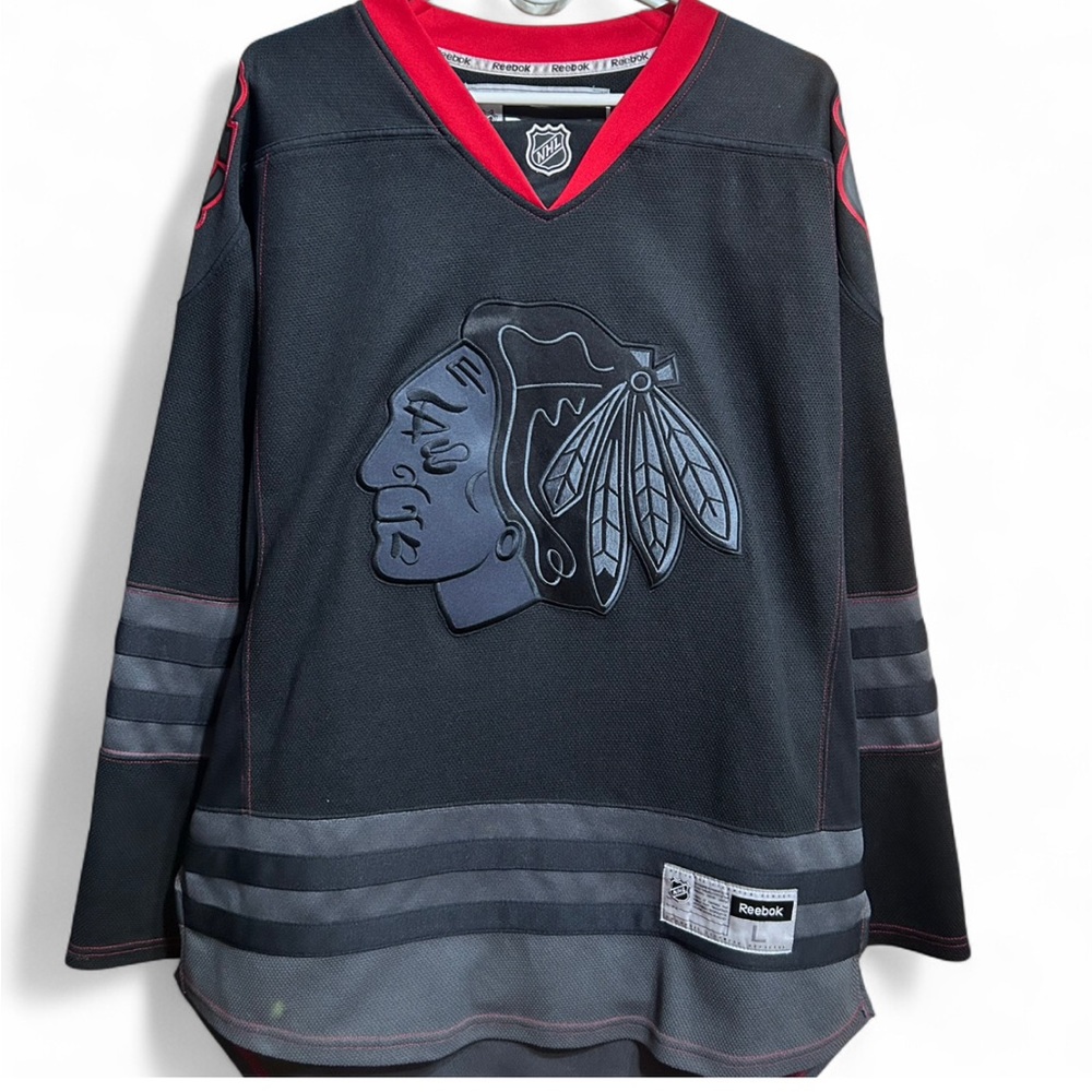 REEBOK Chicago Blackhaws Keith 2 NHL Oficial Licesed Black & Gray Jersey L. NWOT